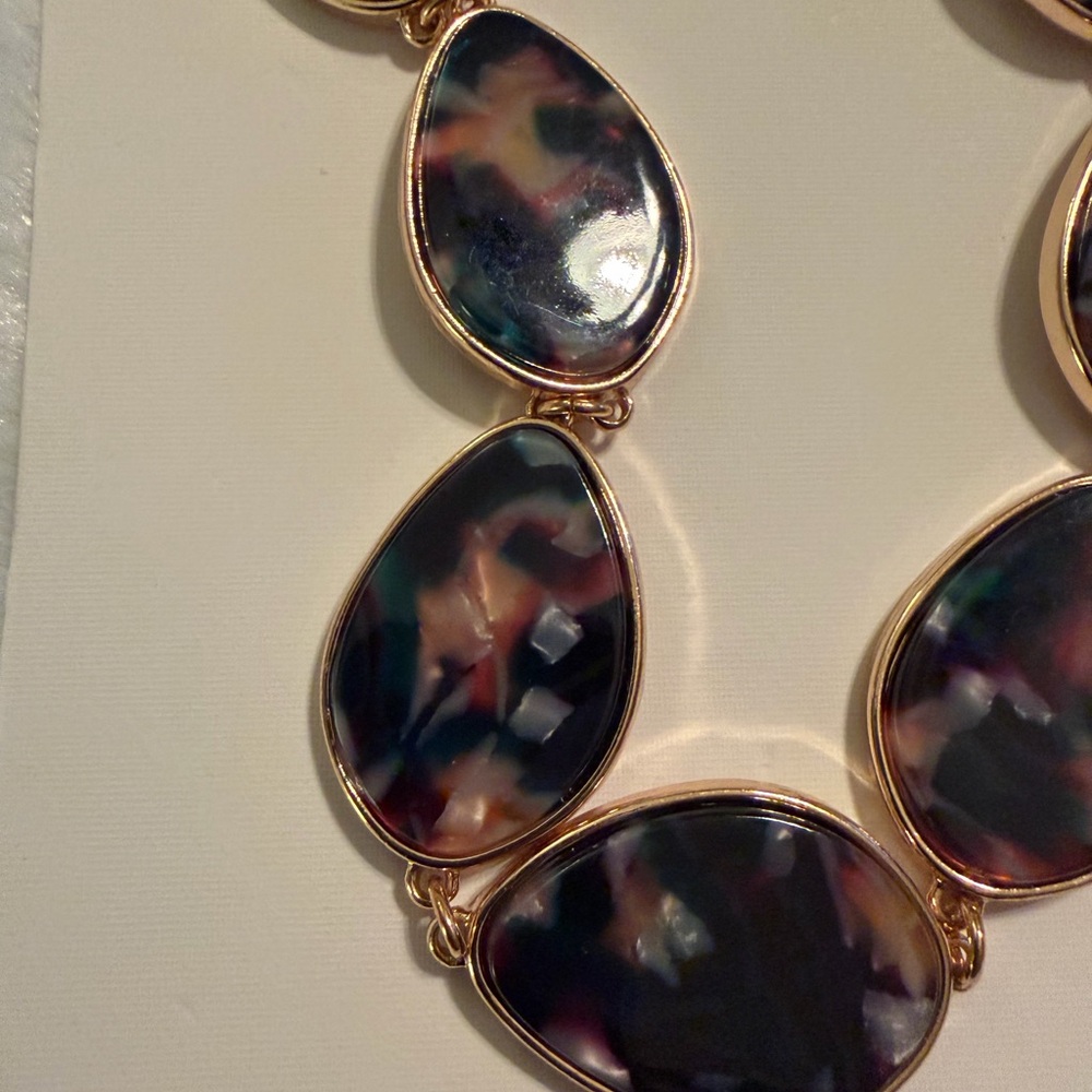 Elegant Multicolor Teardrop Necklace - Picture 2 of 2